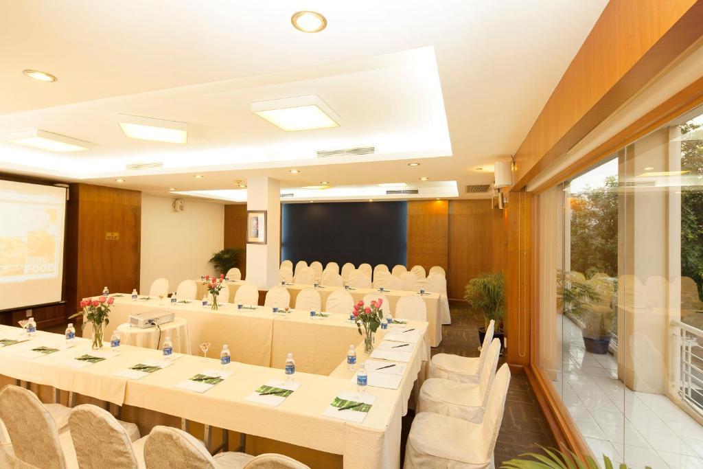 Liberty Sài Gòn Parkview Khách sạn 3*