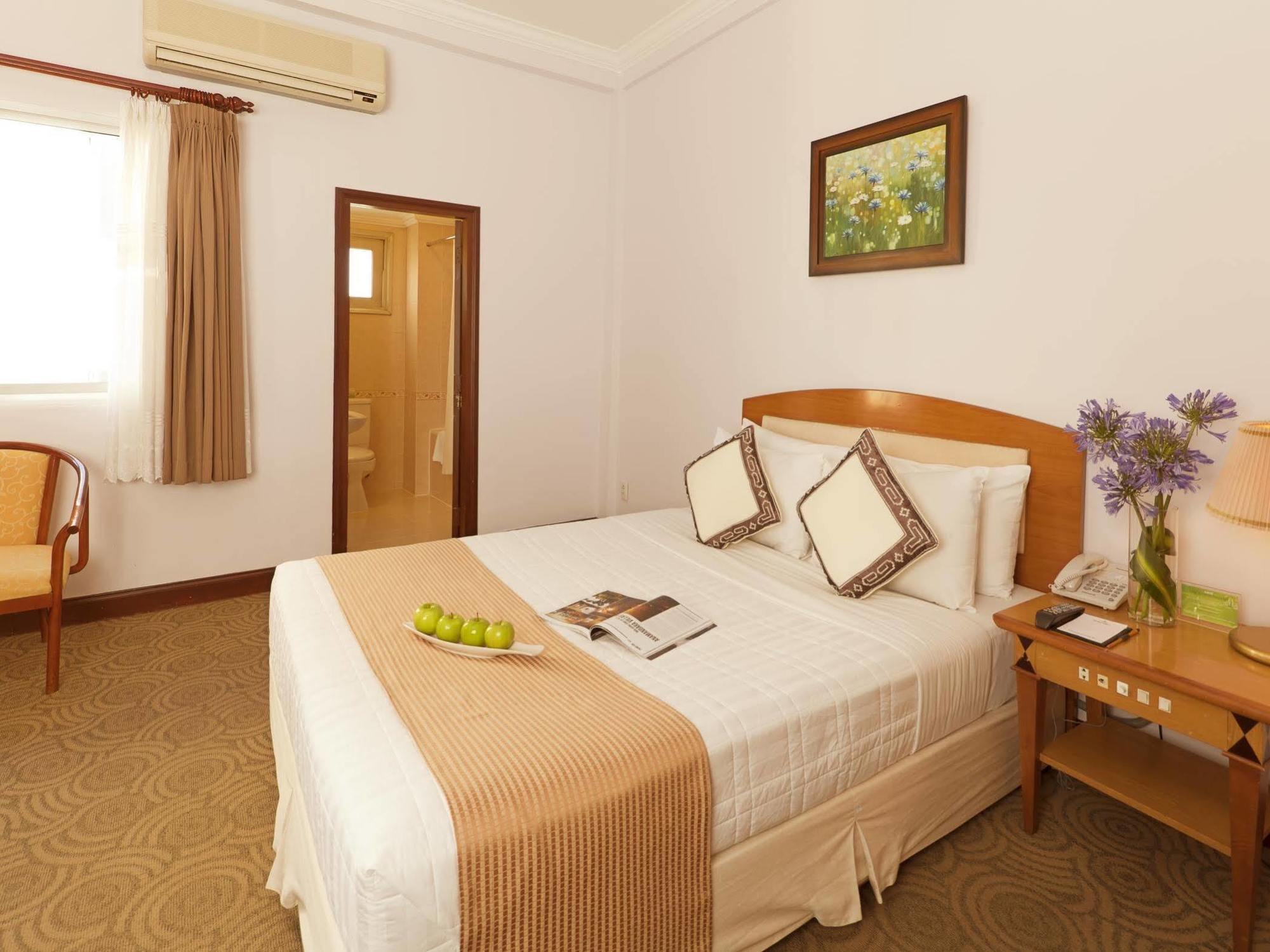 Liberty Sài Gòn Parkview 3*